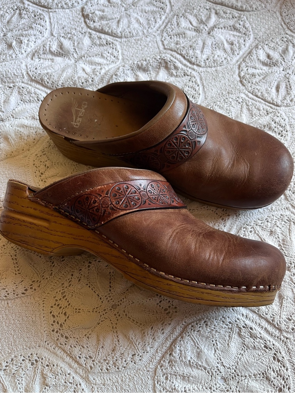 Dansko leather clogs 41 brown chunky heel block wood